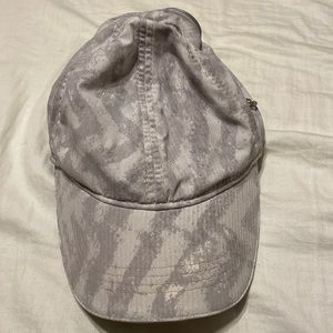 Perfect condition Lulu hat